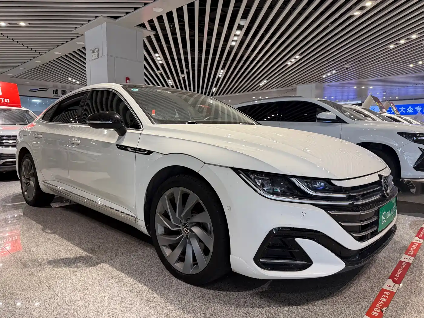 Volkswagen FAW-Volkswagen CC 2023 380TSI Eye-catching Edition фото 3