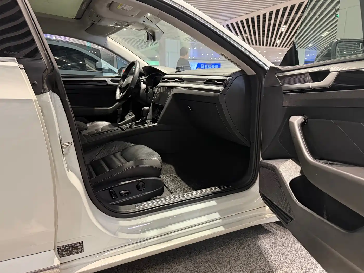 Volkswagen FAW-Volkswagen CC 2023 380TSI Eye-catching Edition фото 8