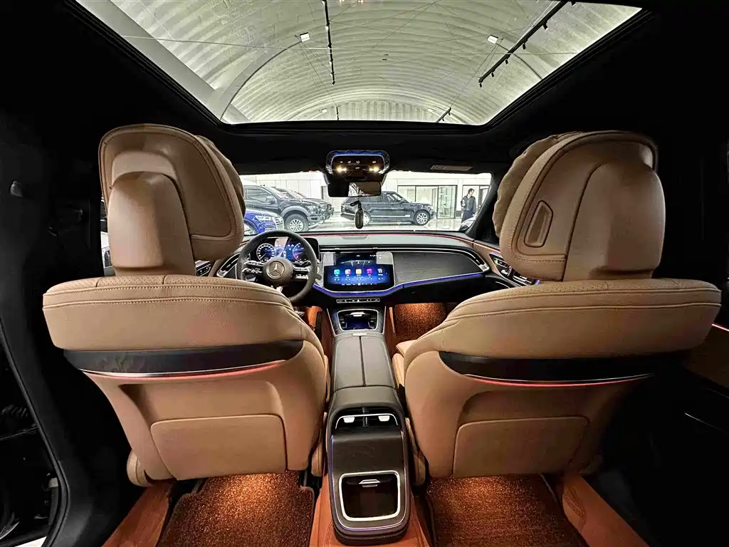 Фото 25 - Mercedes-Benz E-Class