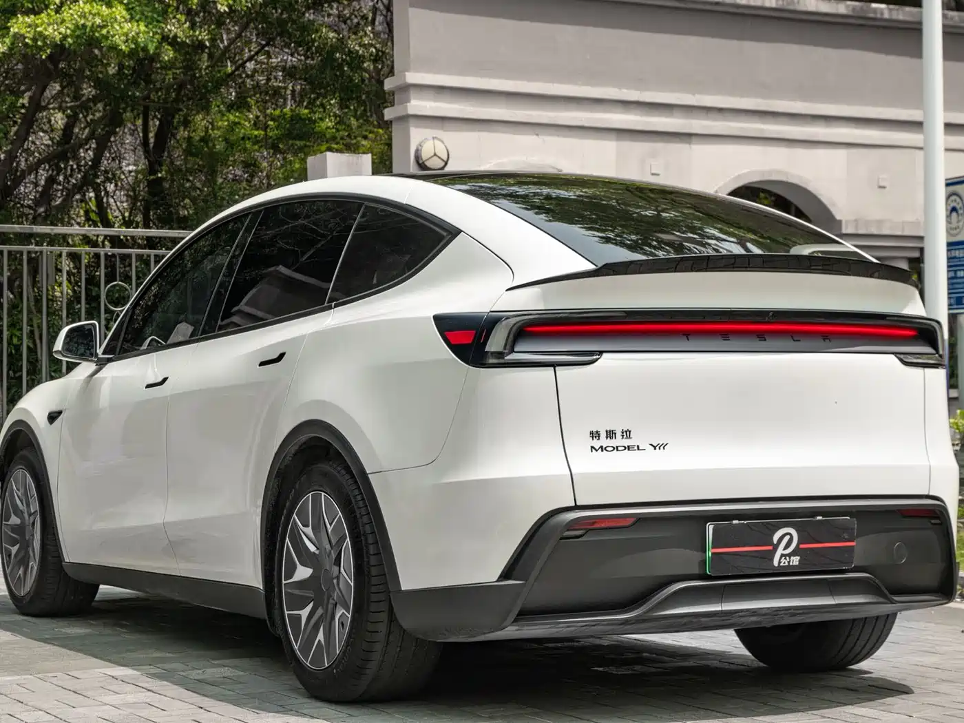 Tesla Model Y L 2025 Facelift Long Range AWD фото 4