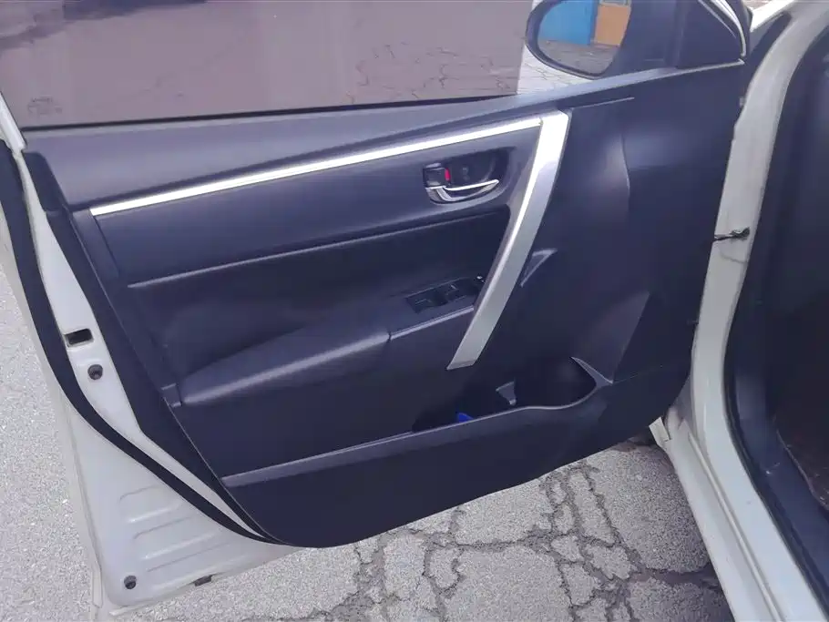 Toyota Levin 2017 Facelift 185T Manual Elite (China V) фото 7