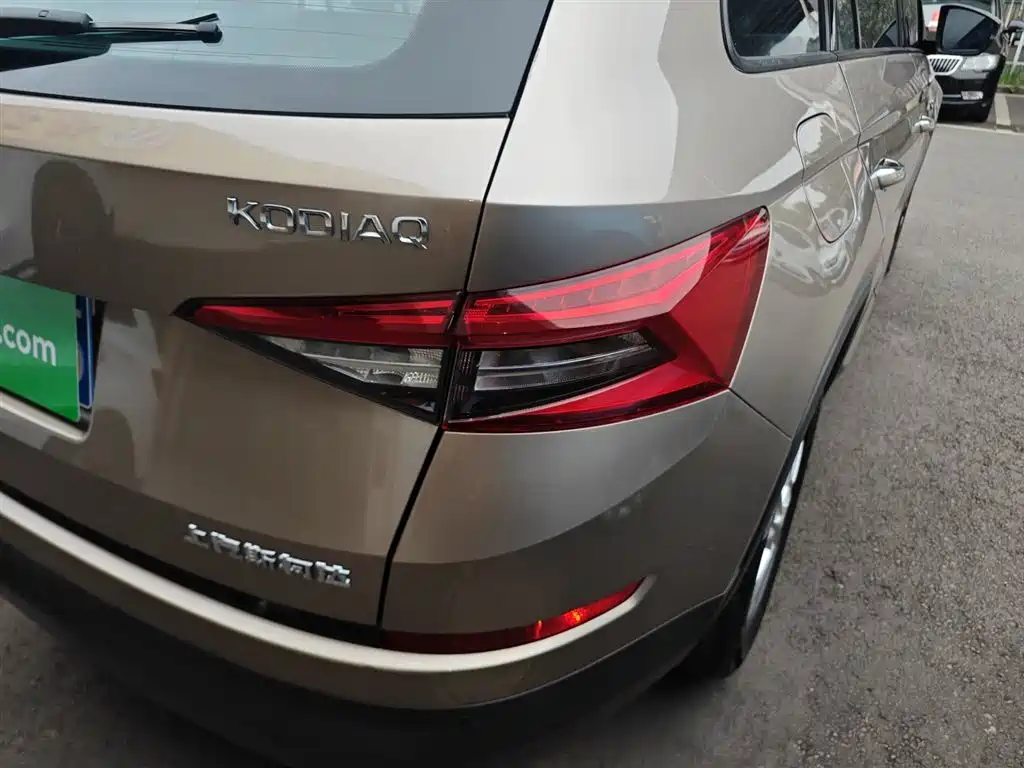 Škoda Kodiaq 2018 Facelift TSI330 5-seat 2WD Comfort Edition фото 8