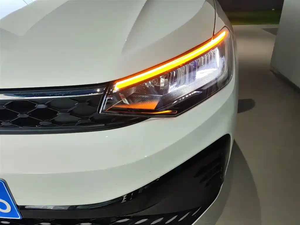 Volkswagen Lavida 2025 New Edge 1.5L Outstanding New Ease фото 24