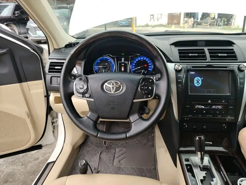 Toyota Camry 2015 2015 Dual Engine 2.5HG Luxury Navigation Edition