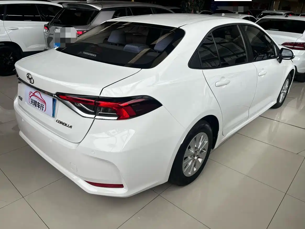 Photo 11 - Toyota Corolla