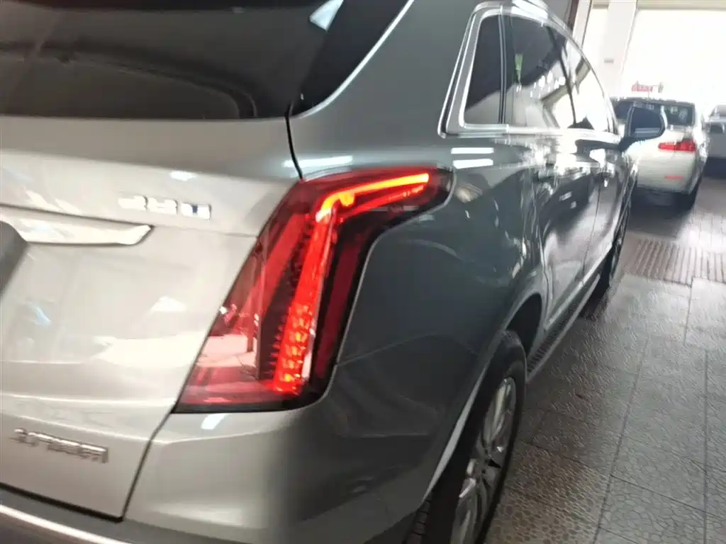 Cadillac XT5 2022 2.0T 2WD Luxury фото 8