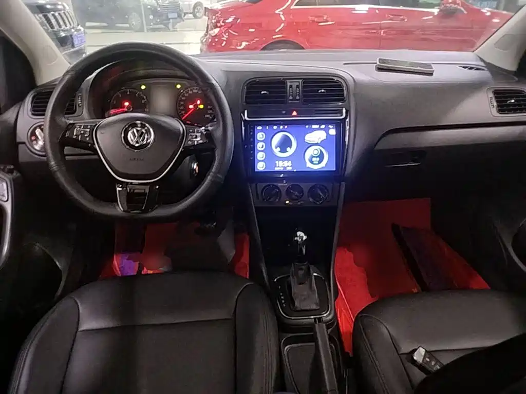 Фото 10 - Volkswagen Polo