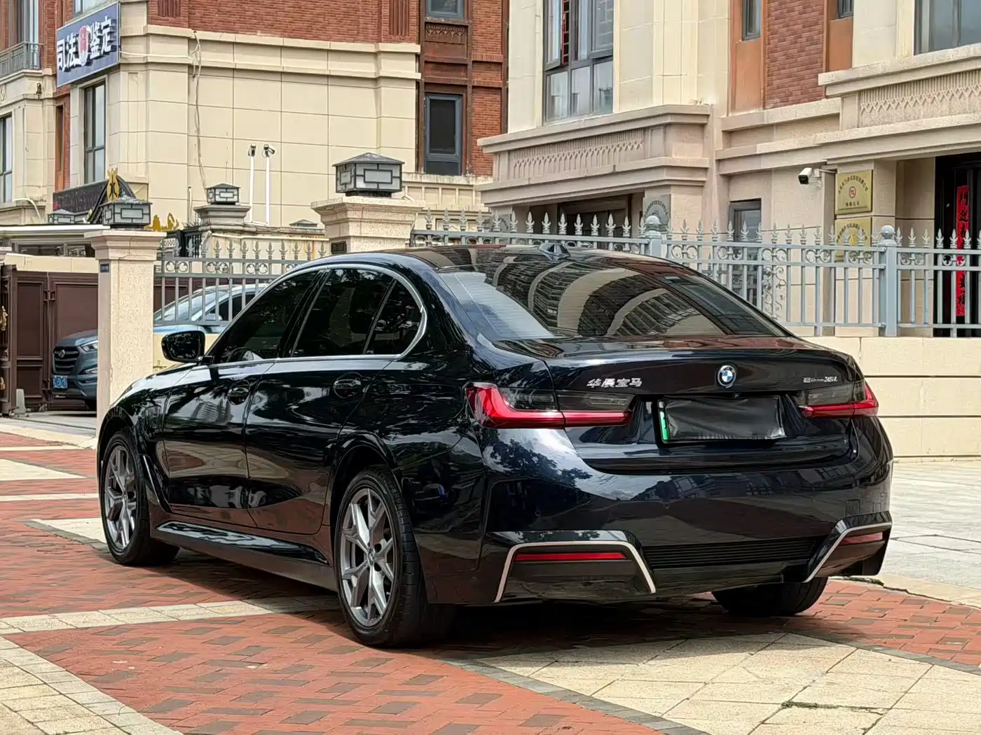 BMW i3 2024 eDrive 35 L фото 9