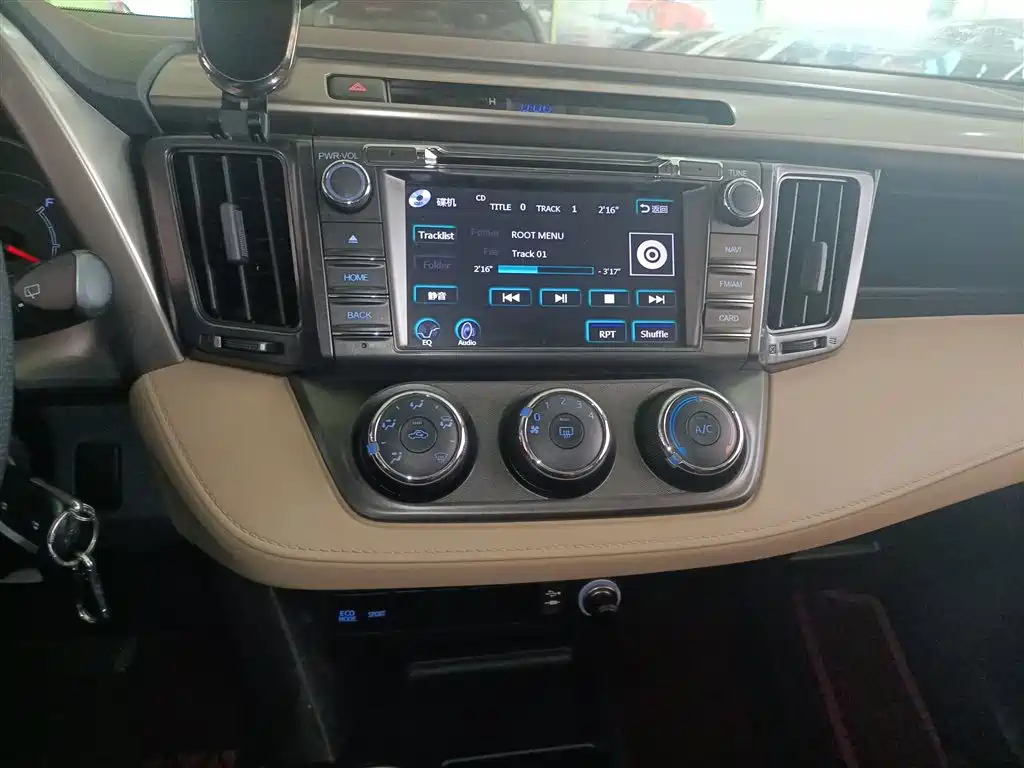 Toyota RAV4 Rongfang 2013 2.0L CVT 2WD Urban фото 12