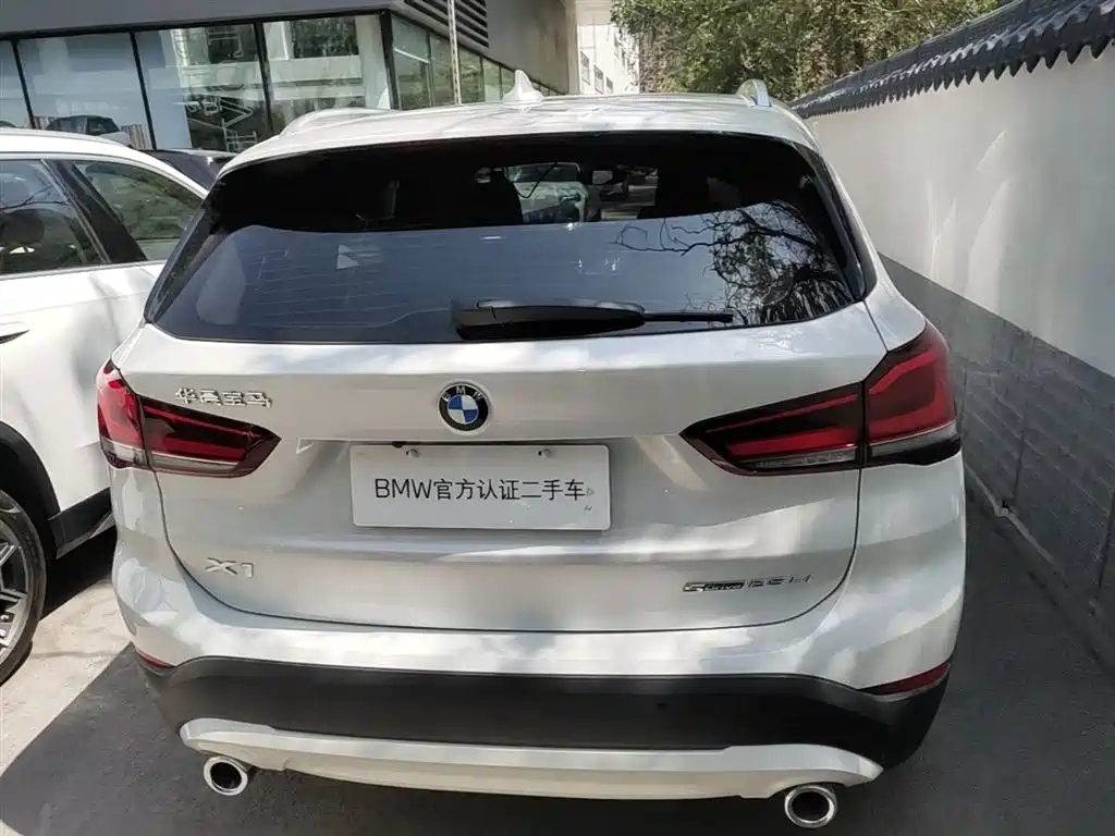 BMW X1 2022 sDrive25Li Leading фото 10