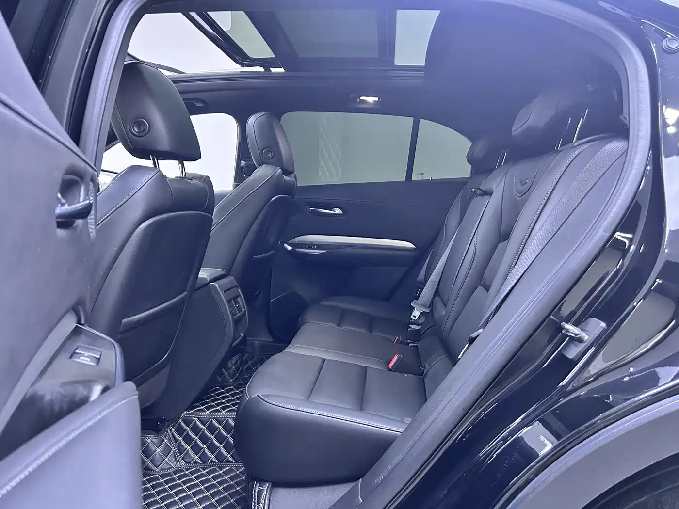 Cadillac XT4 2018 28T FWD Leading Edition фото 6