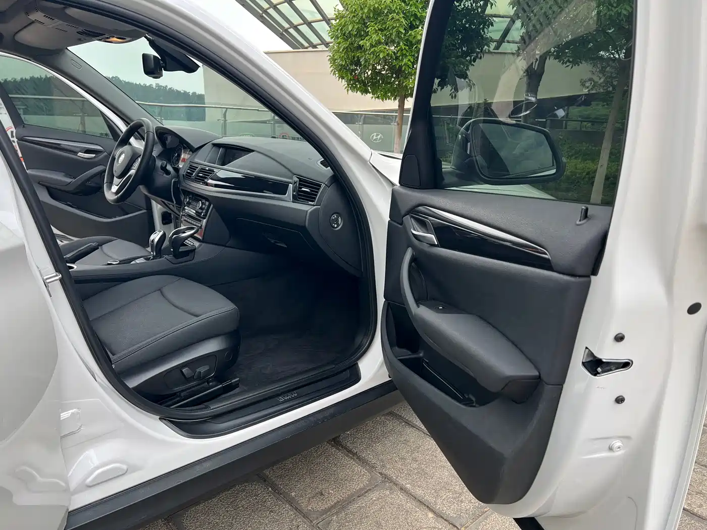 BMW X1 2015 Model sDrive18i Leading Advanced Edition фото 6