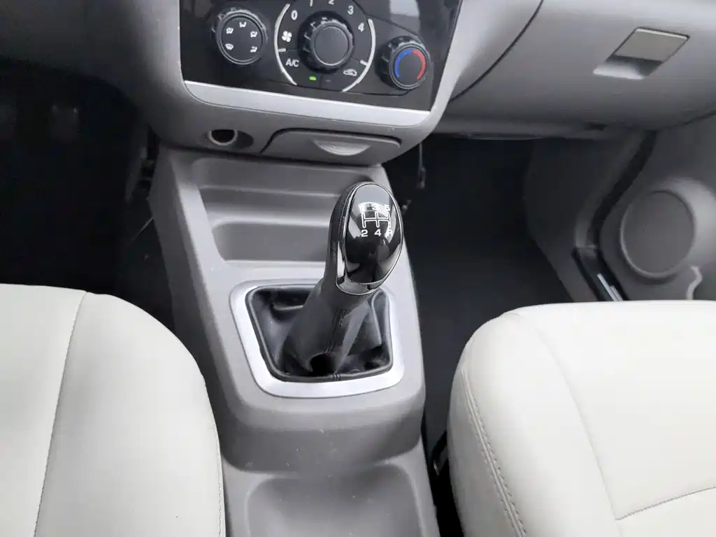 BAIC Weiwang M20 2017 2014 1.5L Utility BJ415A