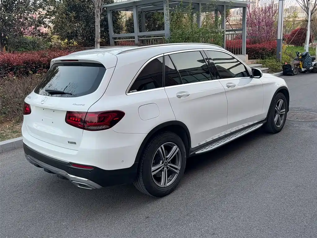 MERCEDES-BENZ GLC
