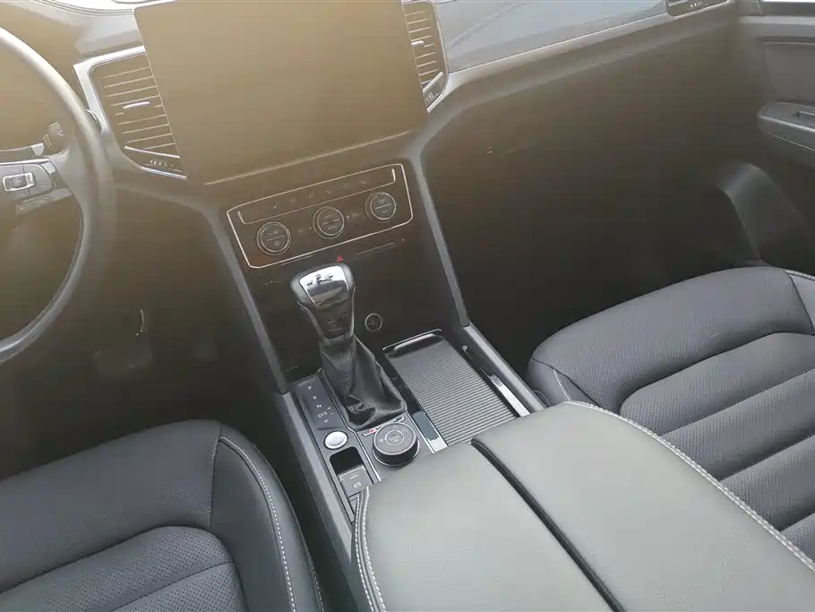 Volkswagen Teramont 2019 380TSI 4WD Luxury Edition China VI фото 16