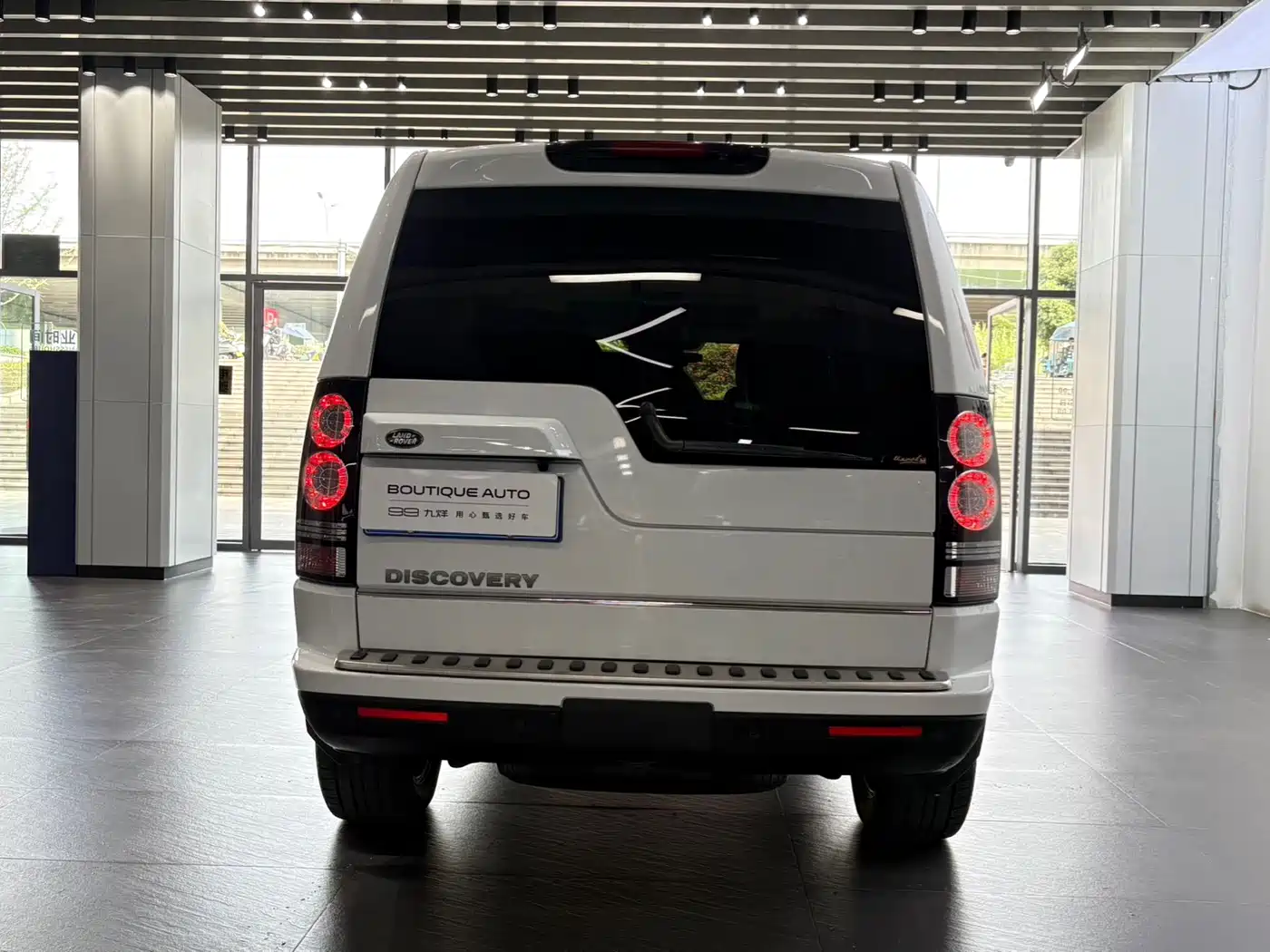 Land Rover Discovery 2015 3.0 SC V6 SE фото 5