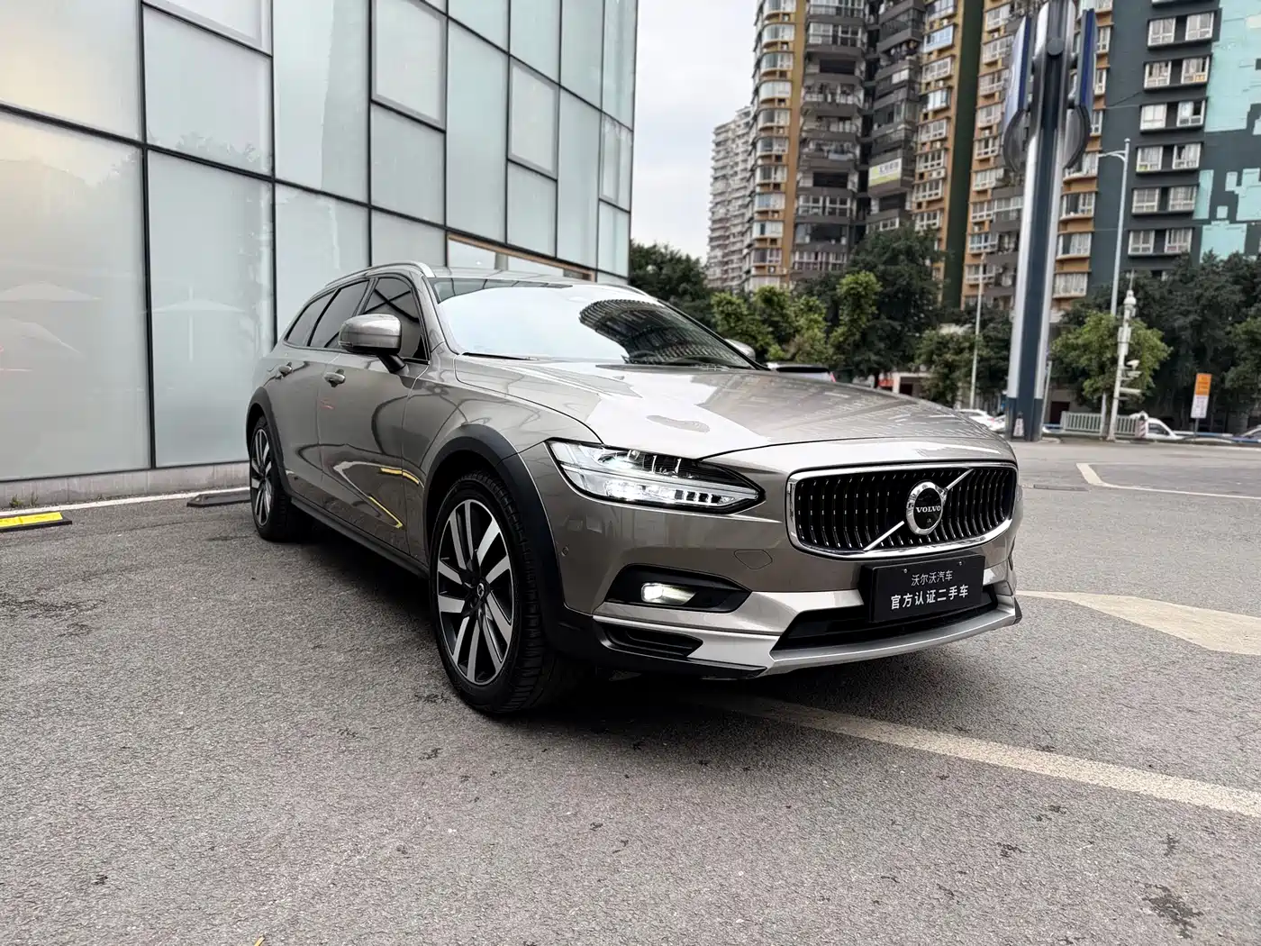 VOLVO V90