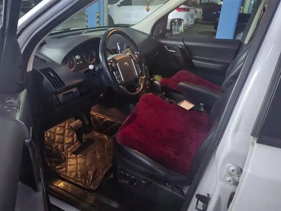 Land Rover Freelander 2 2013 2.0T Si4 HSE Petrol Version фото 9