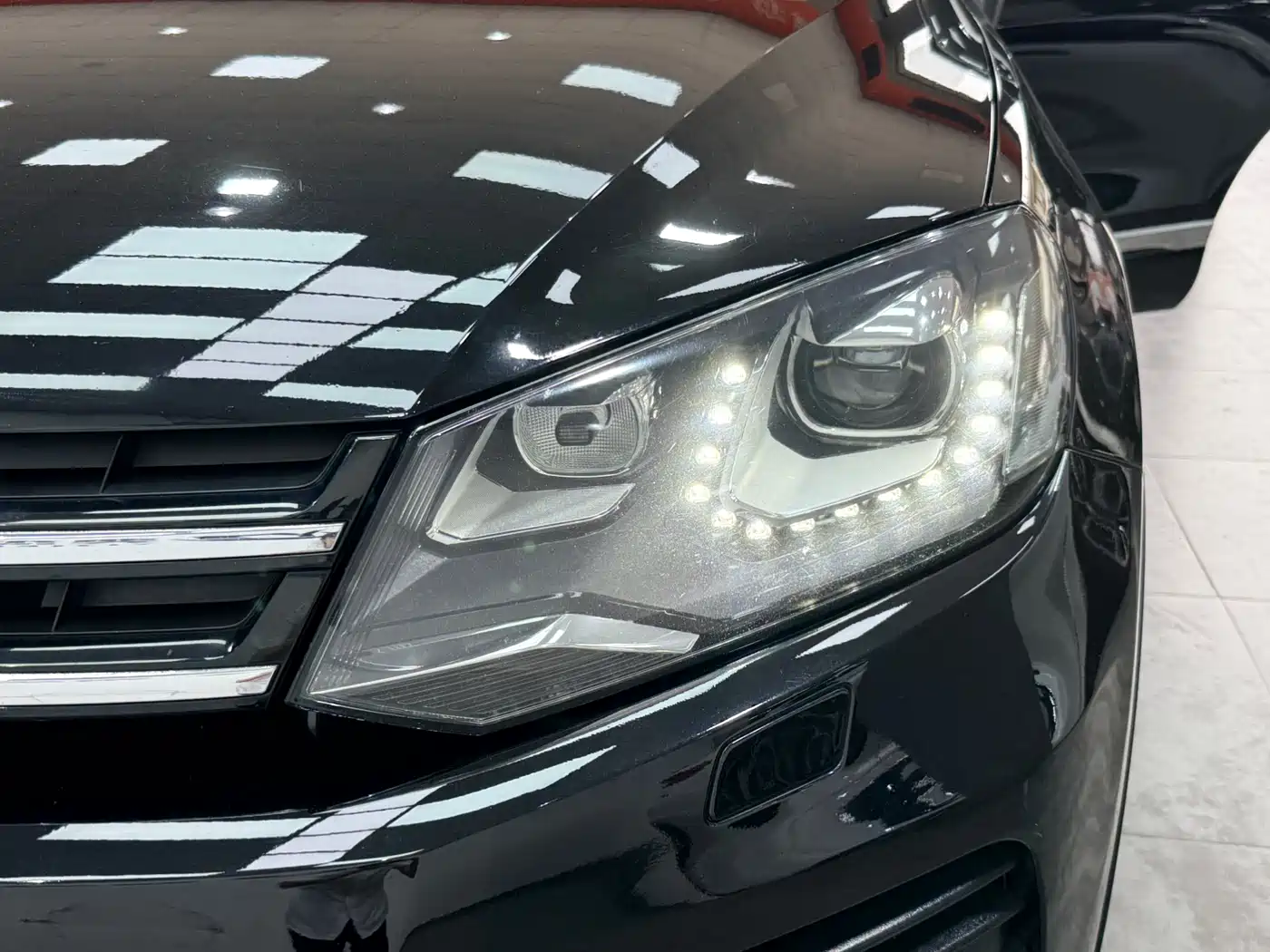 Volkswagen Touareg 2011 3.0TDI Diesel Comfort фото 14
