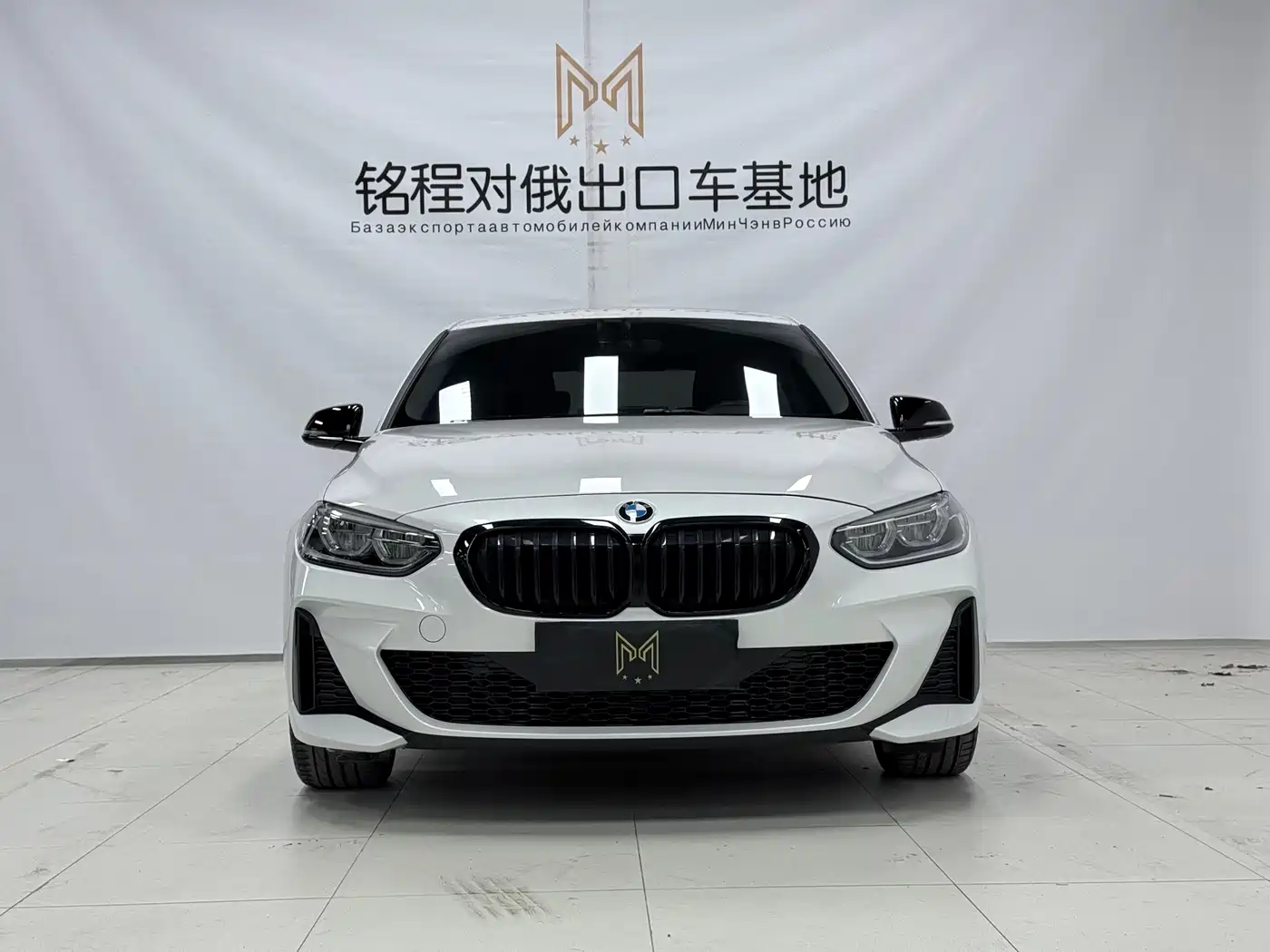 BMW 1 Series 2021 120i M Sport Shadow Edition фото 2