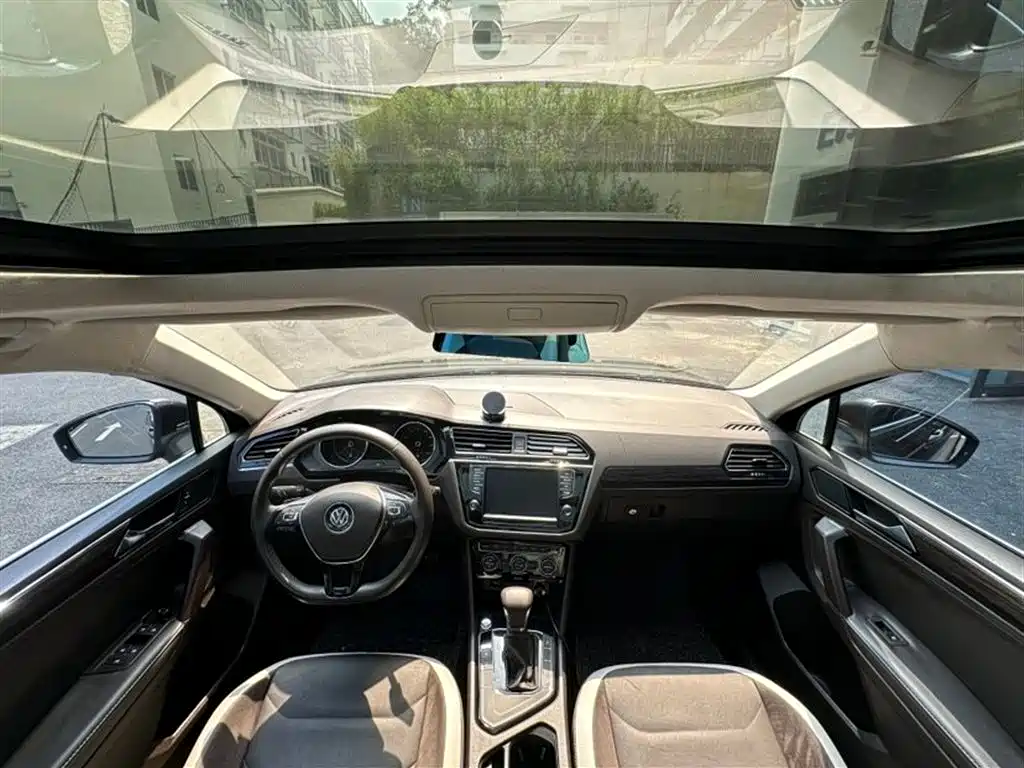Volkswagen Tiguan L 2017 330TSI Automatic 2WD Luxury Edition фото 10