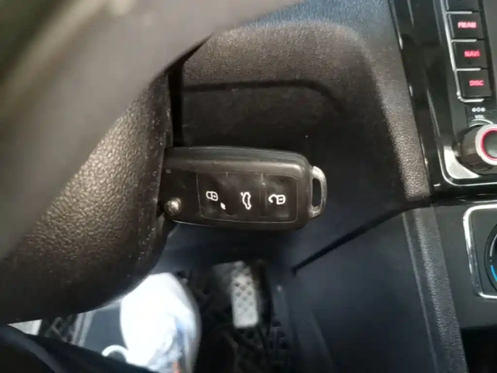 Volkswagen Jetta 2015 1.6L Auto Comfort фото 9