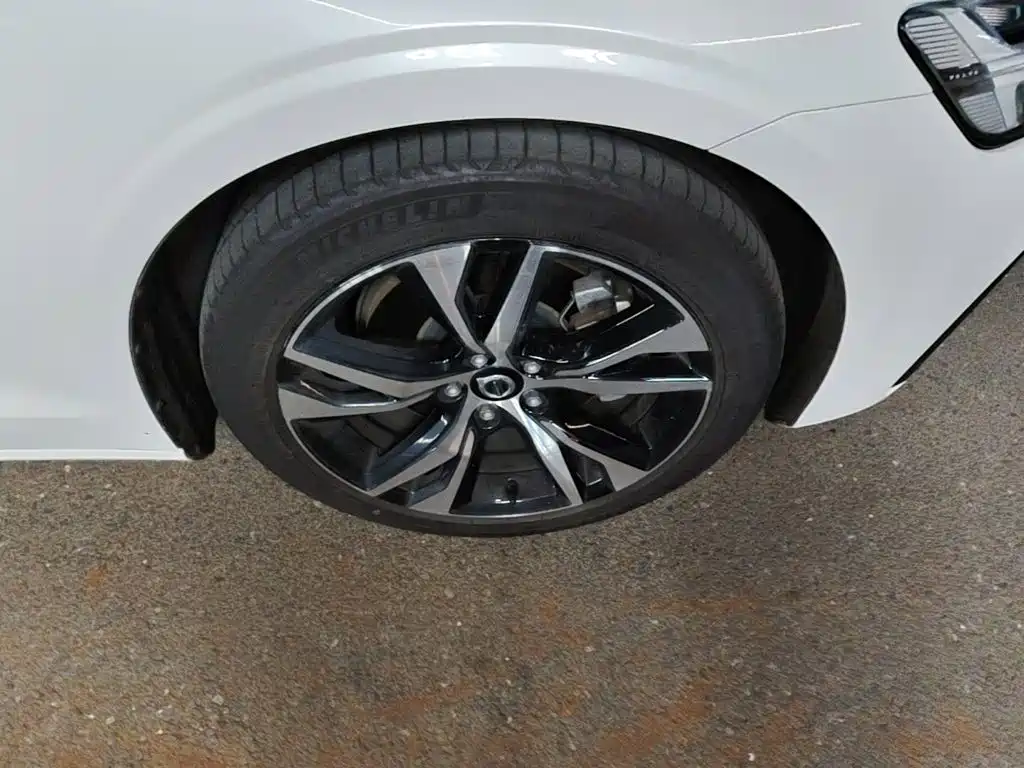 Volvo S60 2024 2025 B5 Elegance Sport Edition