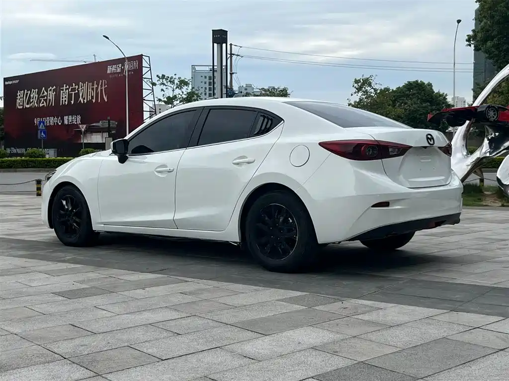 Mazda Mazda3 Axela 2017 Sedan 1.5L Automatic Luxury China V фото 7
