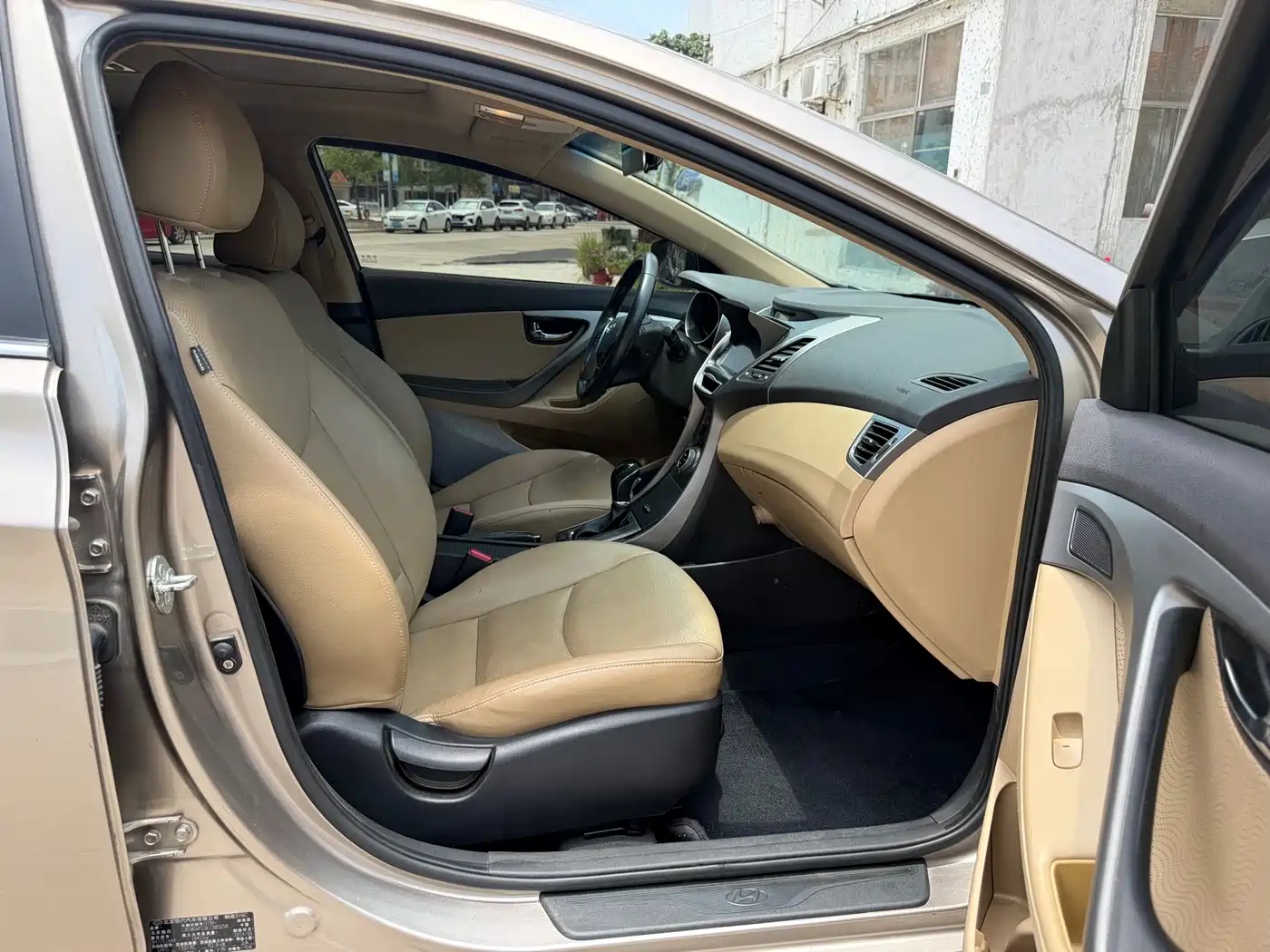 Hyundai Langdong 2013 1.6L Automatic Premium фото 9
