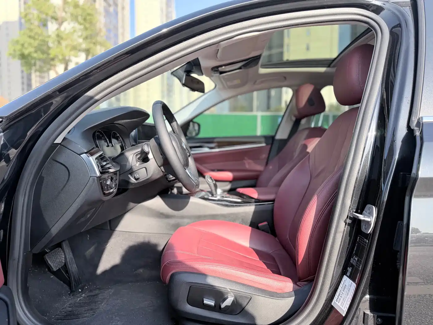BMW 5 Series 2018 528Li Launch Special Edition фото 8