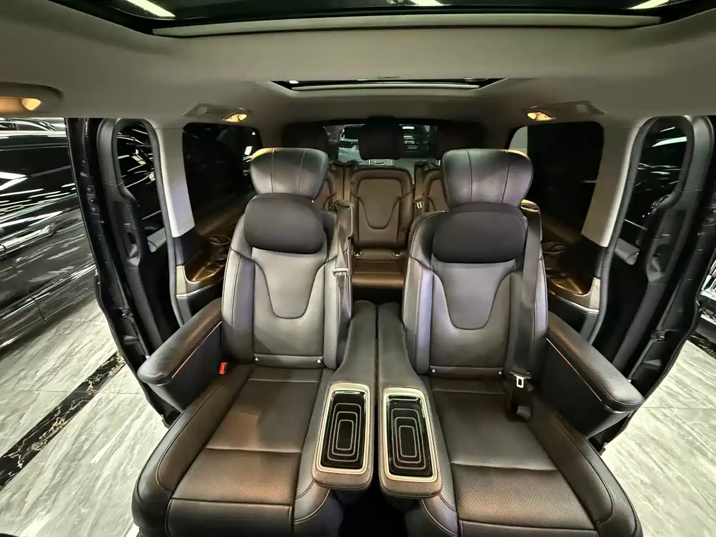 Mercedes-Benz V-Class 2021 V 260 Premium Edition фото 7