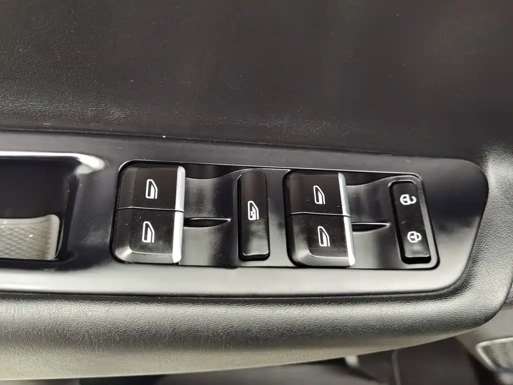 Photo 9 - Geely Emgrand GS