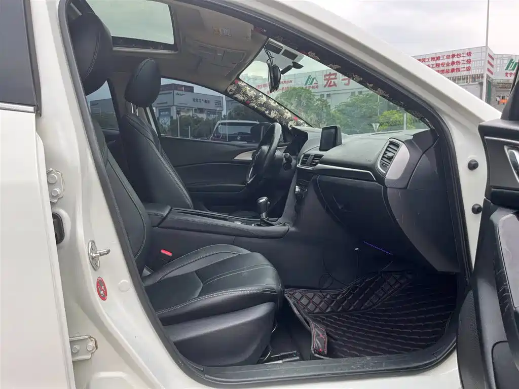 Mazda Mazda3 Axela 2017 Sedan 1.5L Automatic Luxury China V фото 21
