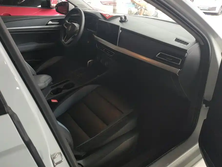 Volkswagen Lavida 2024 Model 1.5L Automatic Delight Edition фото 8
