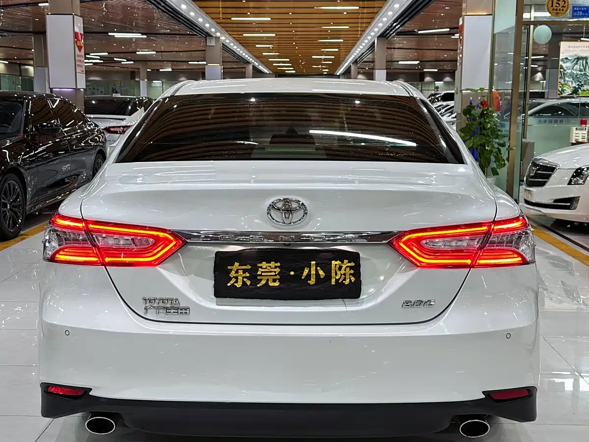 Toyota Camry 2018 2.0G Luxury Edition фото 8