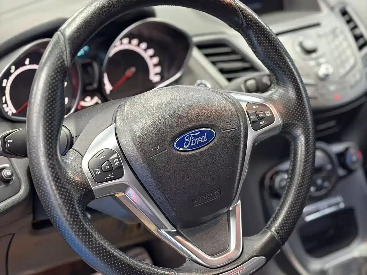 Ford Fiesta (Import) 2013 1.6T ST фото 11