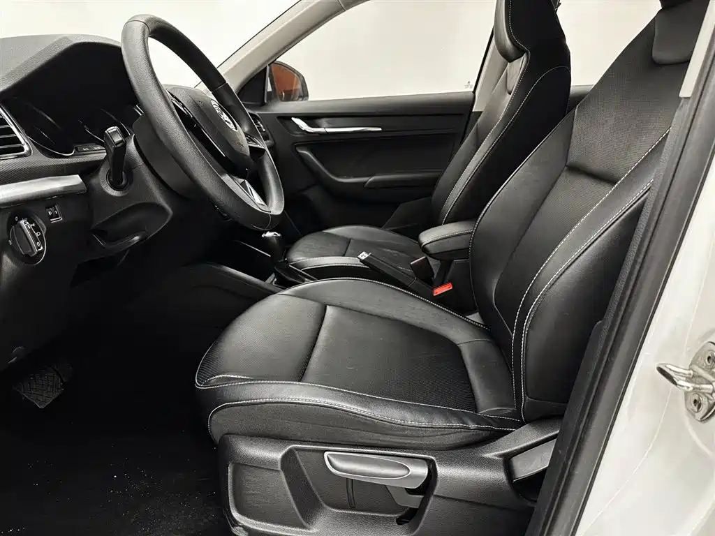 Škoda Kamiq 2022 1.5L Automatic Comfort Edition фото 19