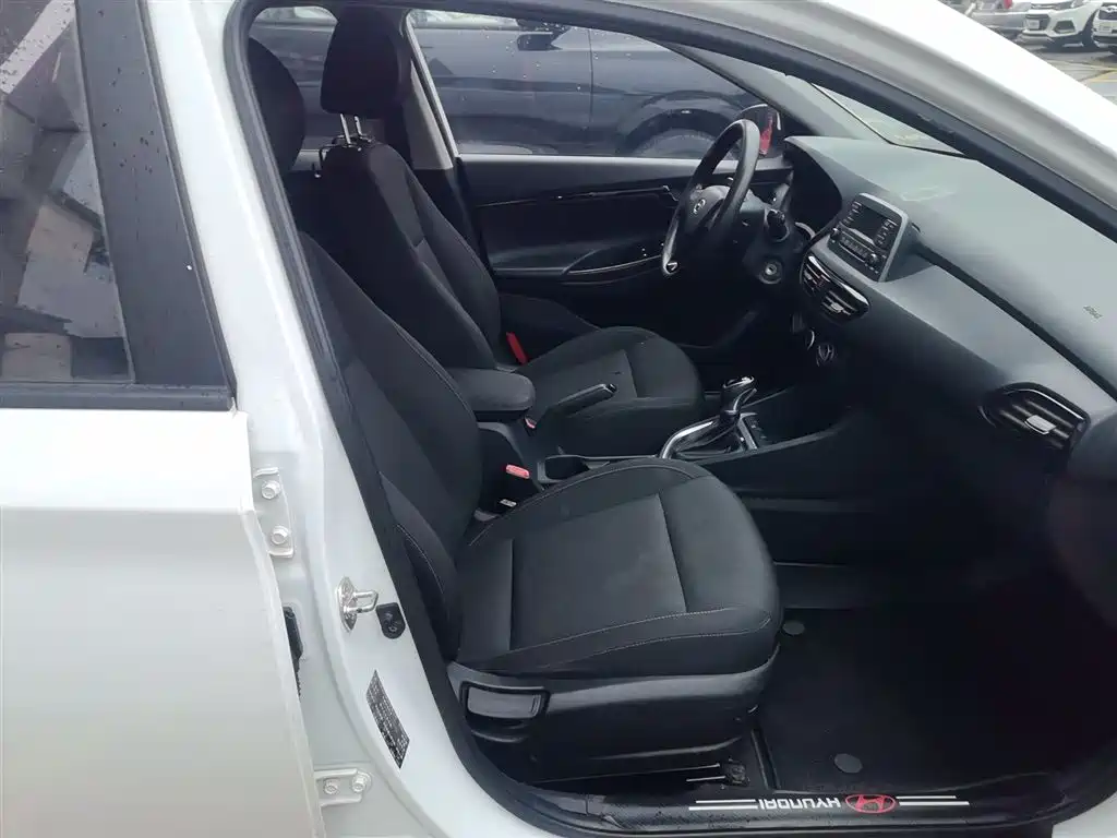 Hyundai Elantra 2020 1.6L Auto GL Pleasing Edition фото 25