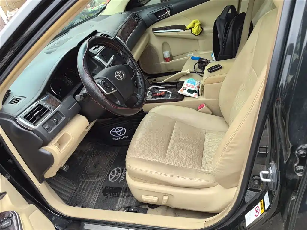 Toyota Camry 2016 2.0G 10th Anniversary Leading Edition фото 15