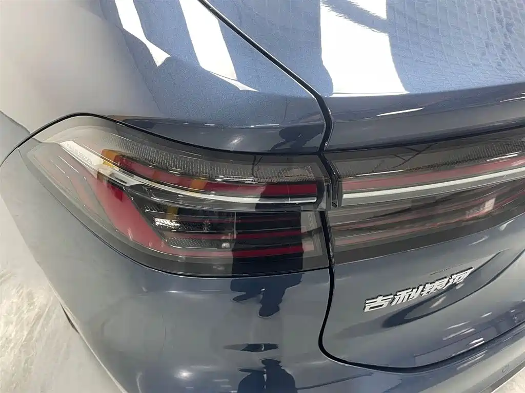 Geely Galaxy Galaxy A7 2025 EM-i фото 14