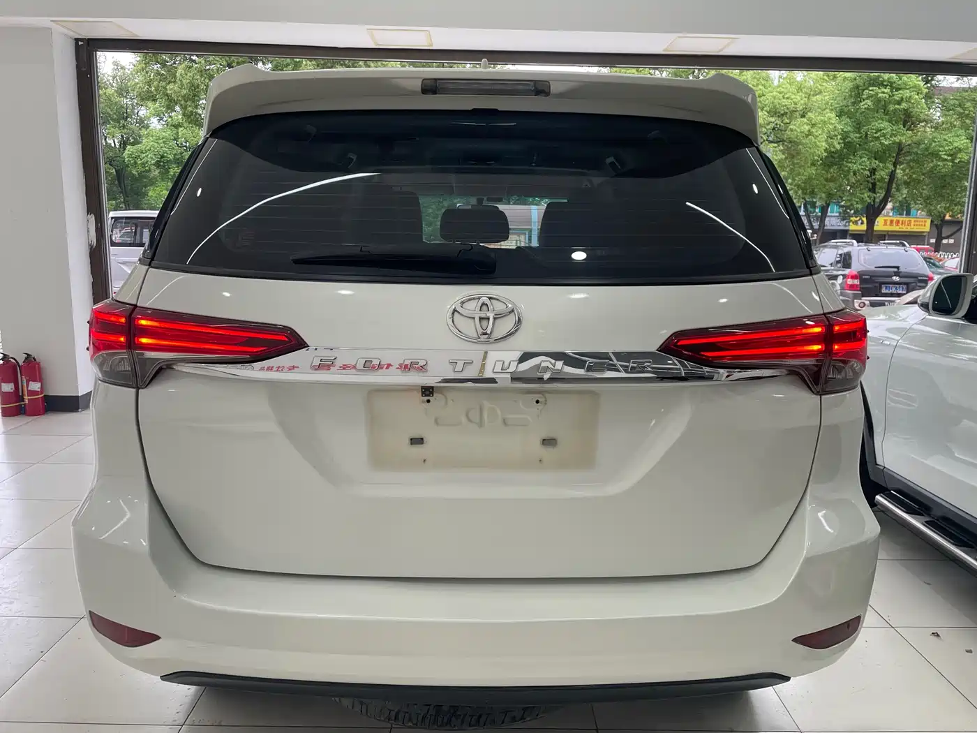 Toyota Fortuner 2016 2.7L Middle East Edition фото 3