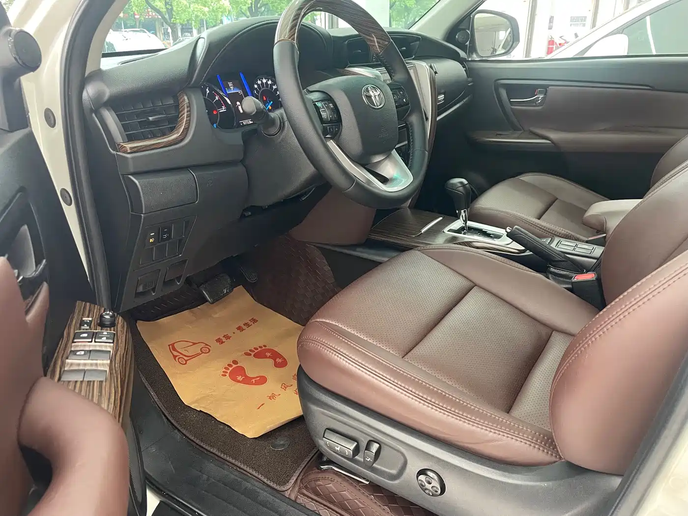 Toyota Fortuner 2016 2.7L Middle East Edition фото 7