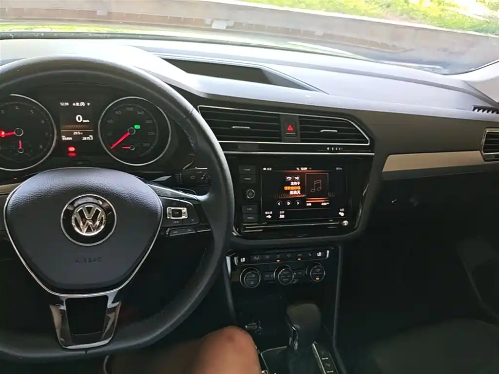 Volkswagen Tiguan L 2019 380TSI Auto AWD Smart Luxury Edition China V фото 10