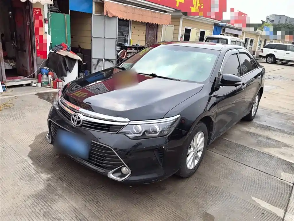 Toyota Camry 2016 2.0G 10th Anniversary Leading Edition фото 2