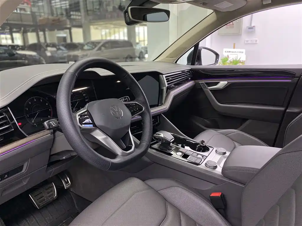 Volkswagen Touareg 2022 2.0TSI Rui Shang Edition фото 5
