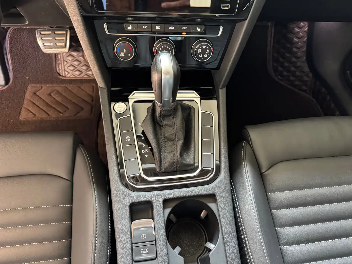 Volkswagen Magotan 2023 2 Million Units Commemorative Edition 280TSI DSG Comfort фото 10