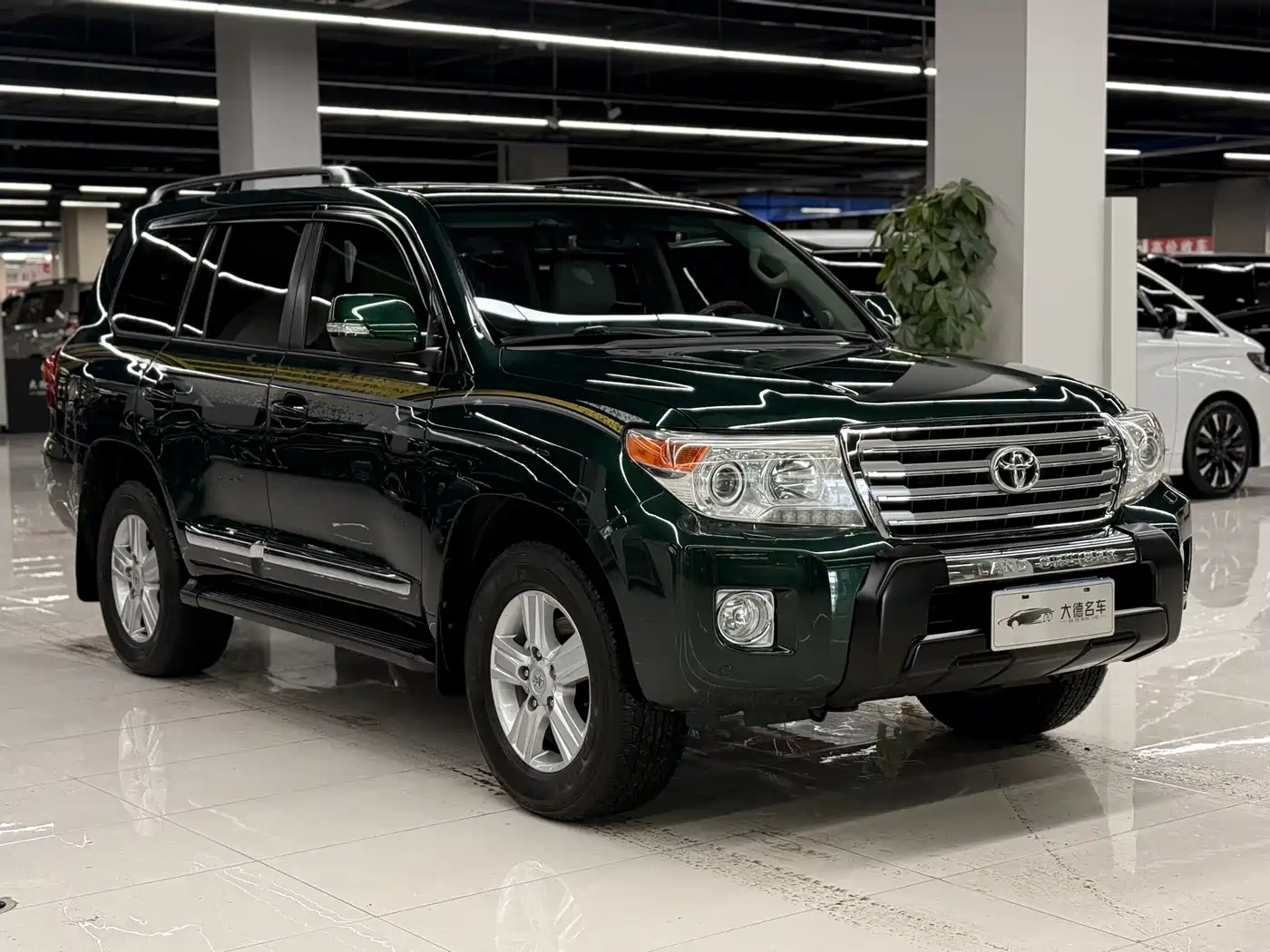 Toyota Land Cruiser 2012 4.6L Automatic VX-R фото 3