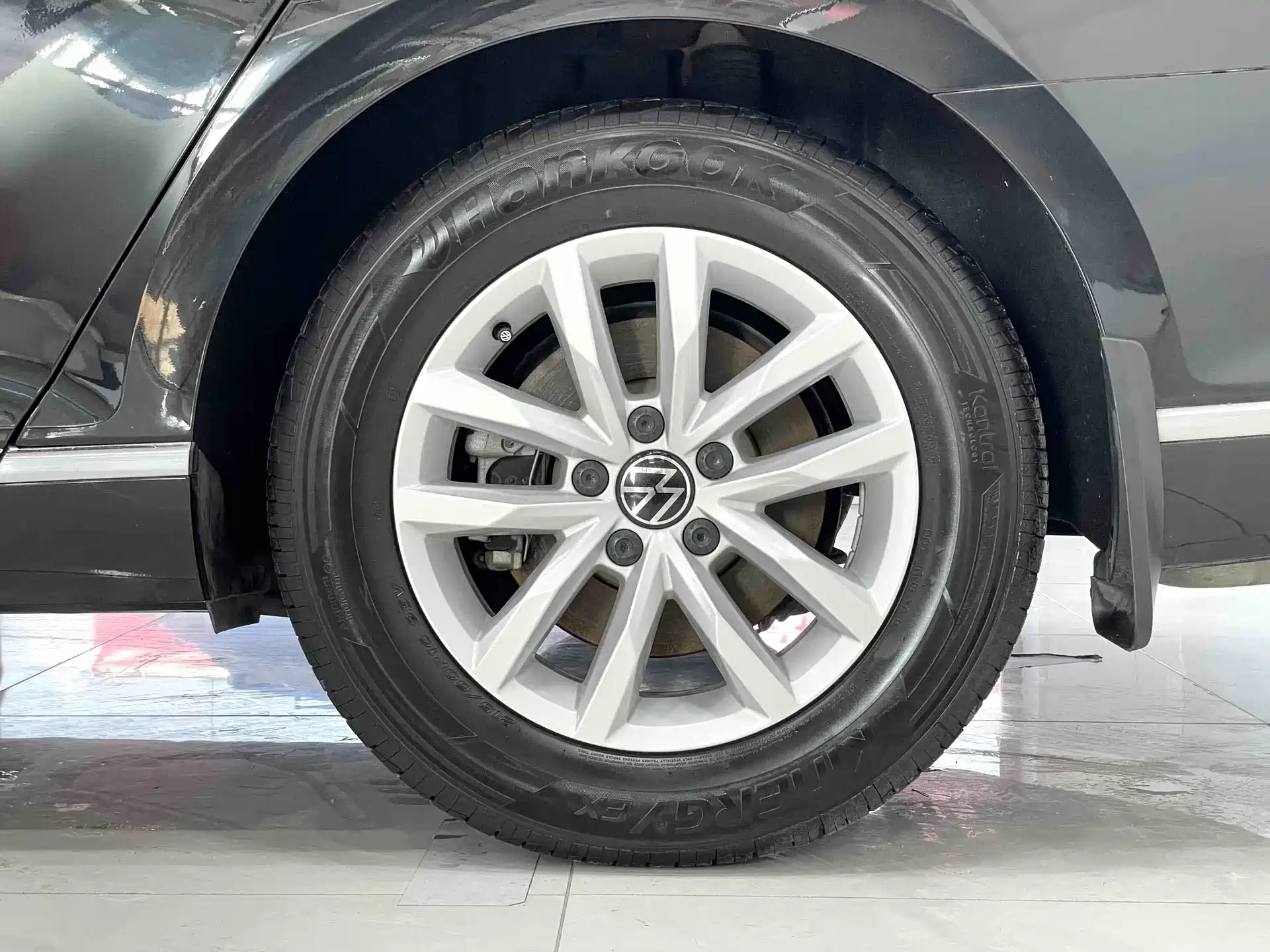 Фото 12 - Volkswagen Magotan