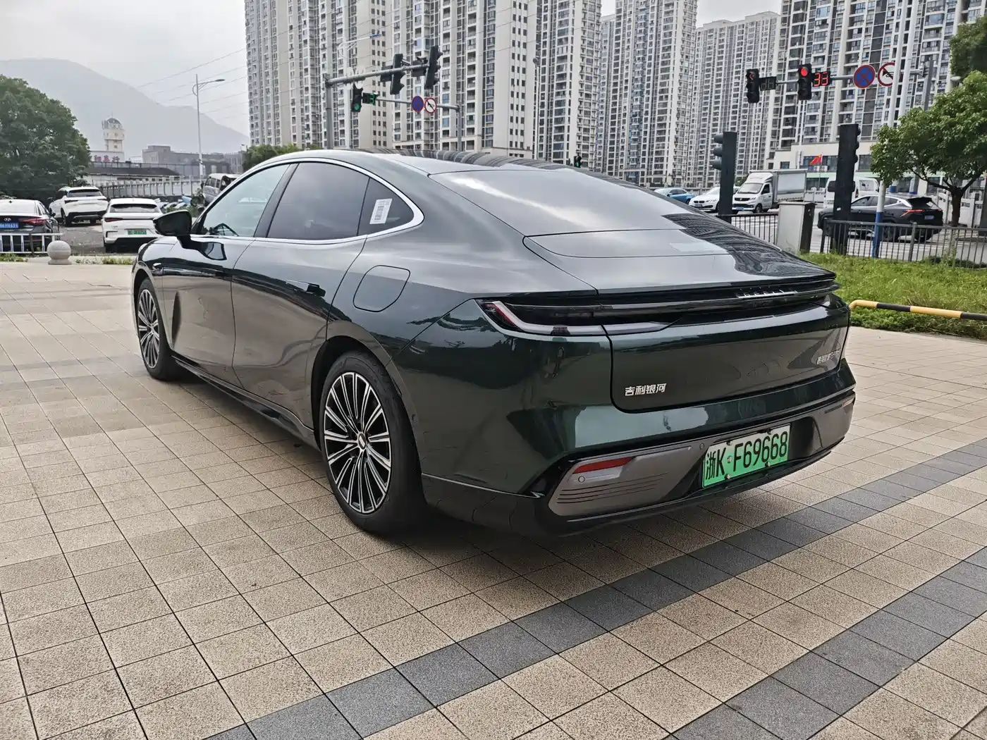 Geely Galaxy Galaxy Xingyao 8 2025 130km EM-P Starship Edition фото 7