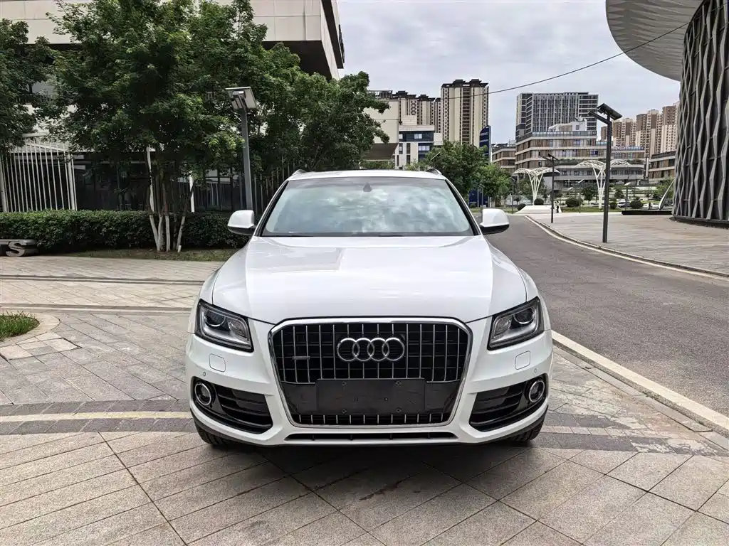 Audi Q5 2015 40 TFSI Technology фото 9
